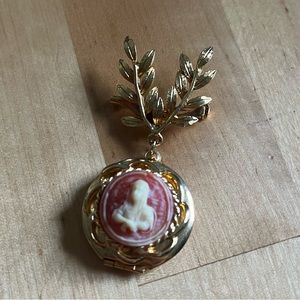 Vintage gold cameo brooch locket